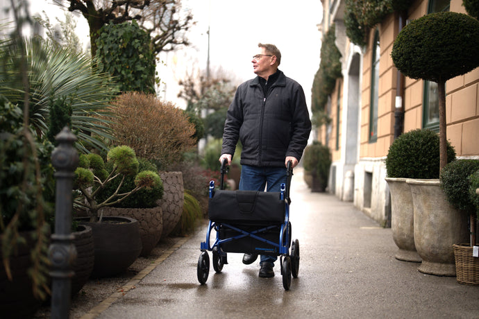 Der STRONGBACK Rollator SEATA: Ideal auch für die Winterzeit